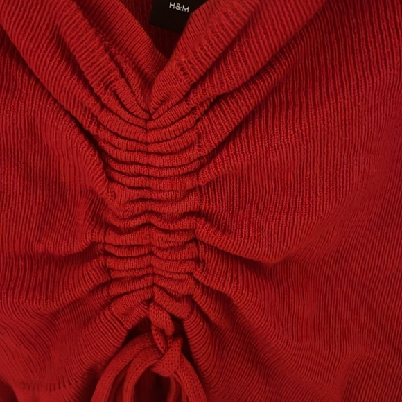 Cute red sweater tank! - Picture 4 of 5